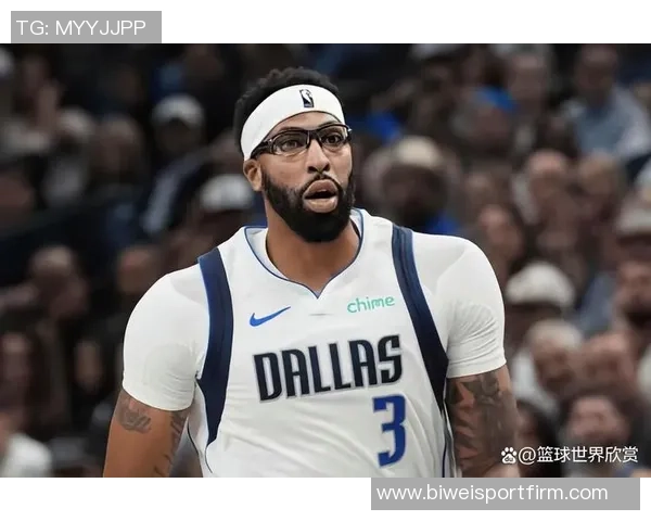 浓眉因双侧跟腱劳损在场边沉思队友们纷纷表现出担忧神情